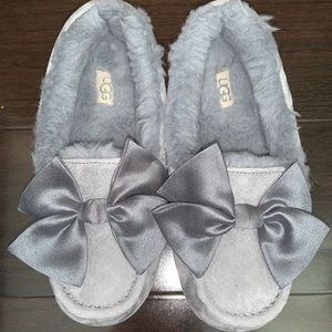 UGG MOCCASINS NWT W6 ❄️